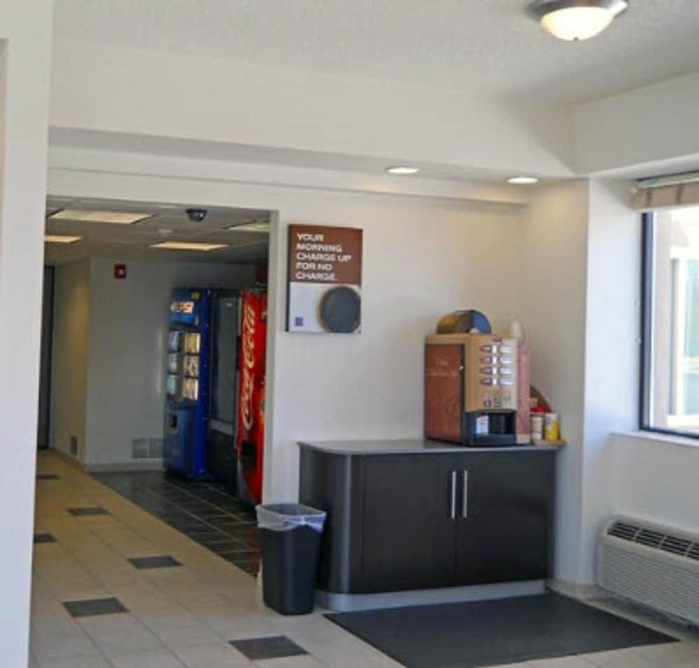 Lobby at Motel6 York, PA - North, YORK - PA