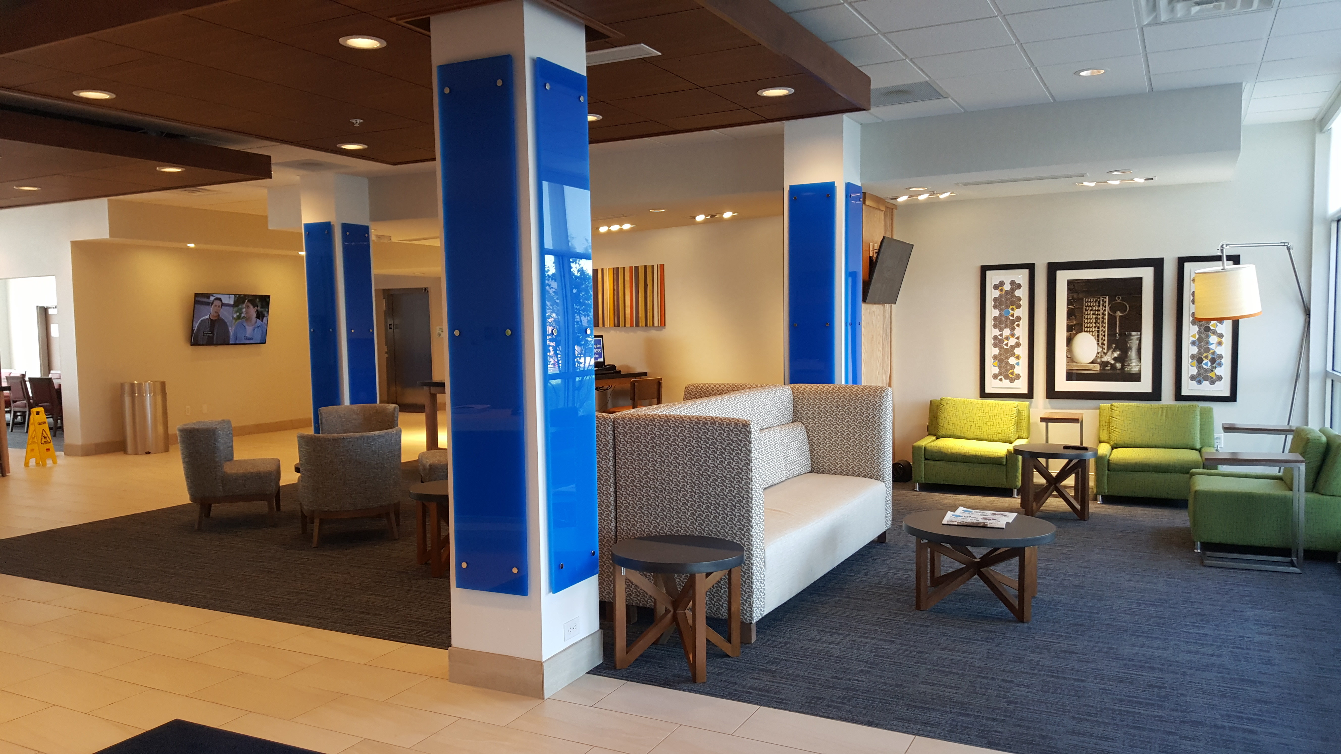 Holiday Inn Express Suites Toledo West 37/54