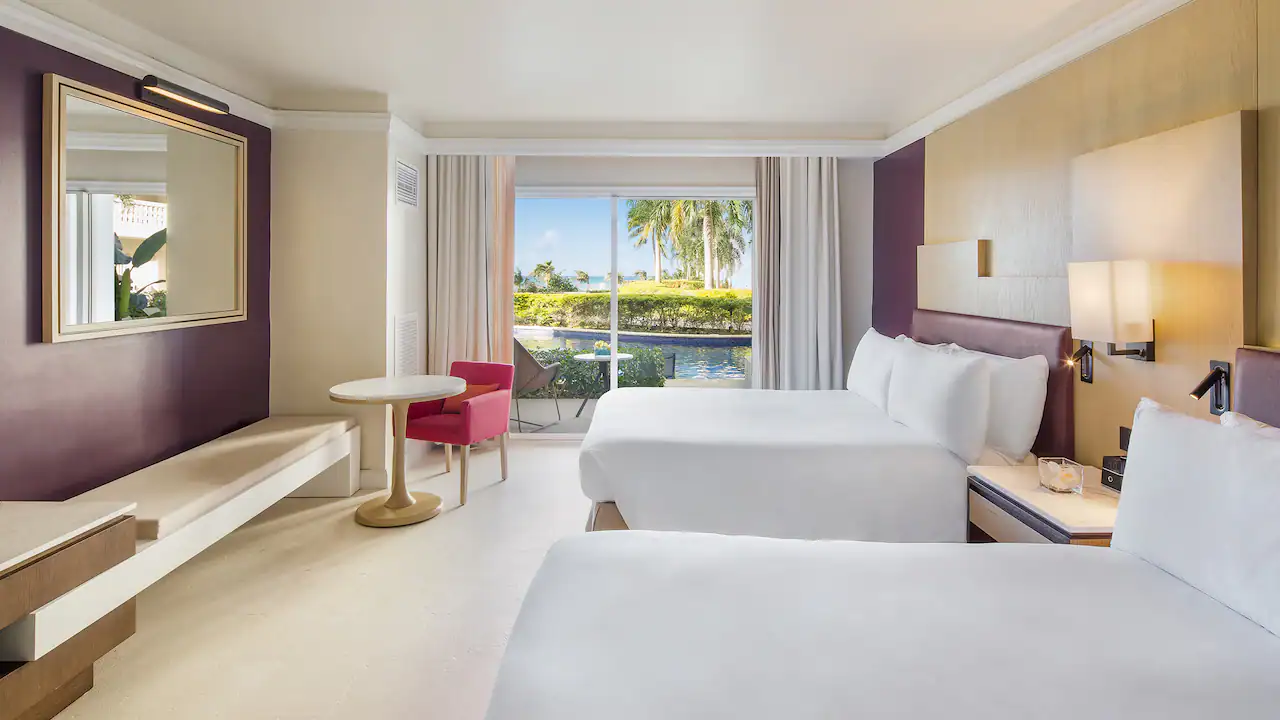 Swim Up, Double Bed