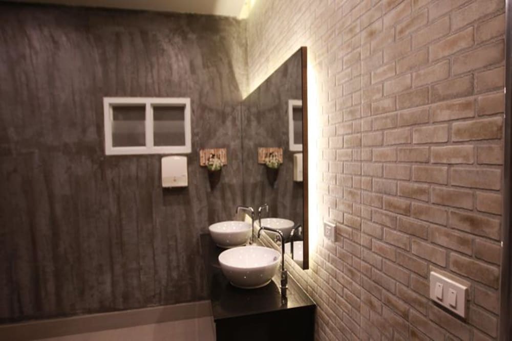 Levana Hotel 43/45