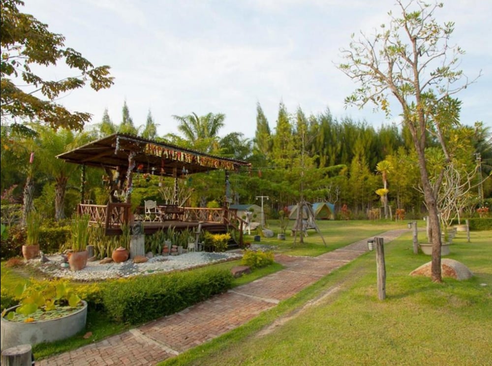 Lumphachi Lakehill Resort 30/36