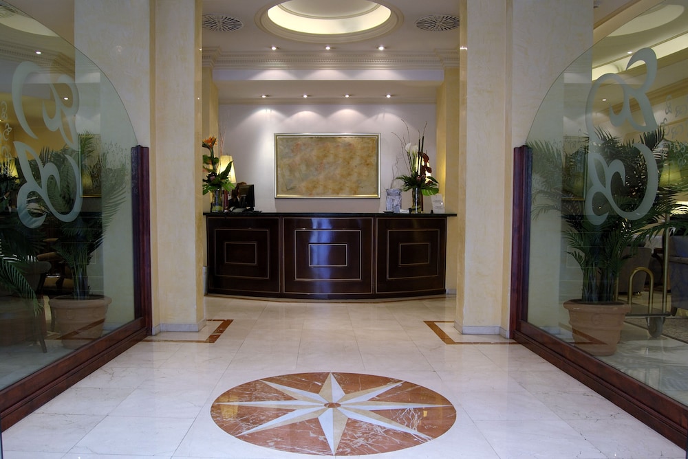 Roger De Lluria Hotel 3/57