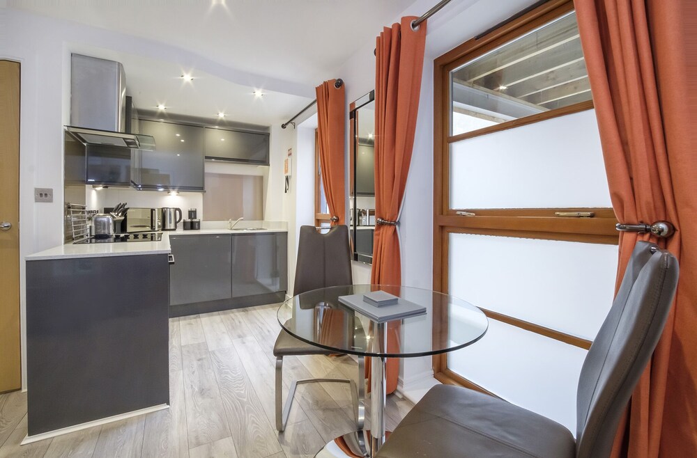 Reubens Court and City Apartments 4/33