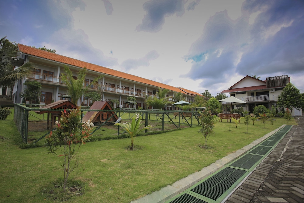 Grand Harvest Resort and Villas 9/75
