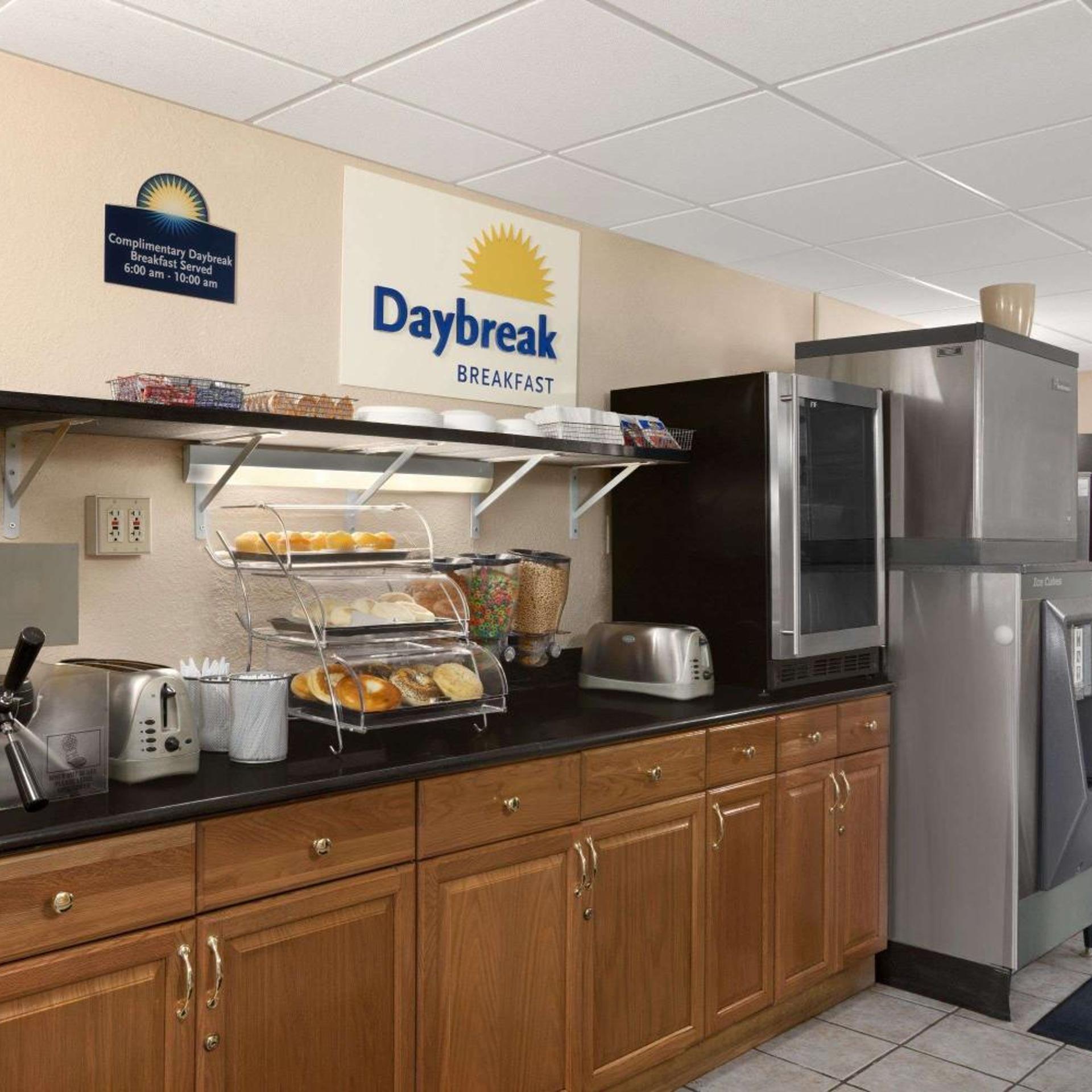 Days Inn By Wyndham Keene Nh 7/41