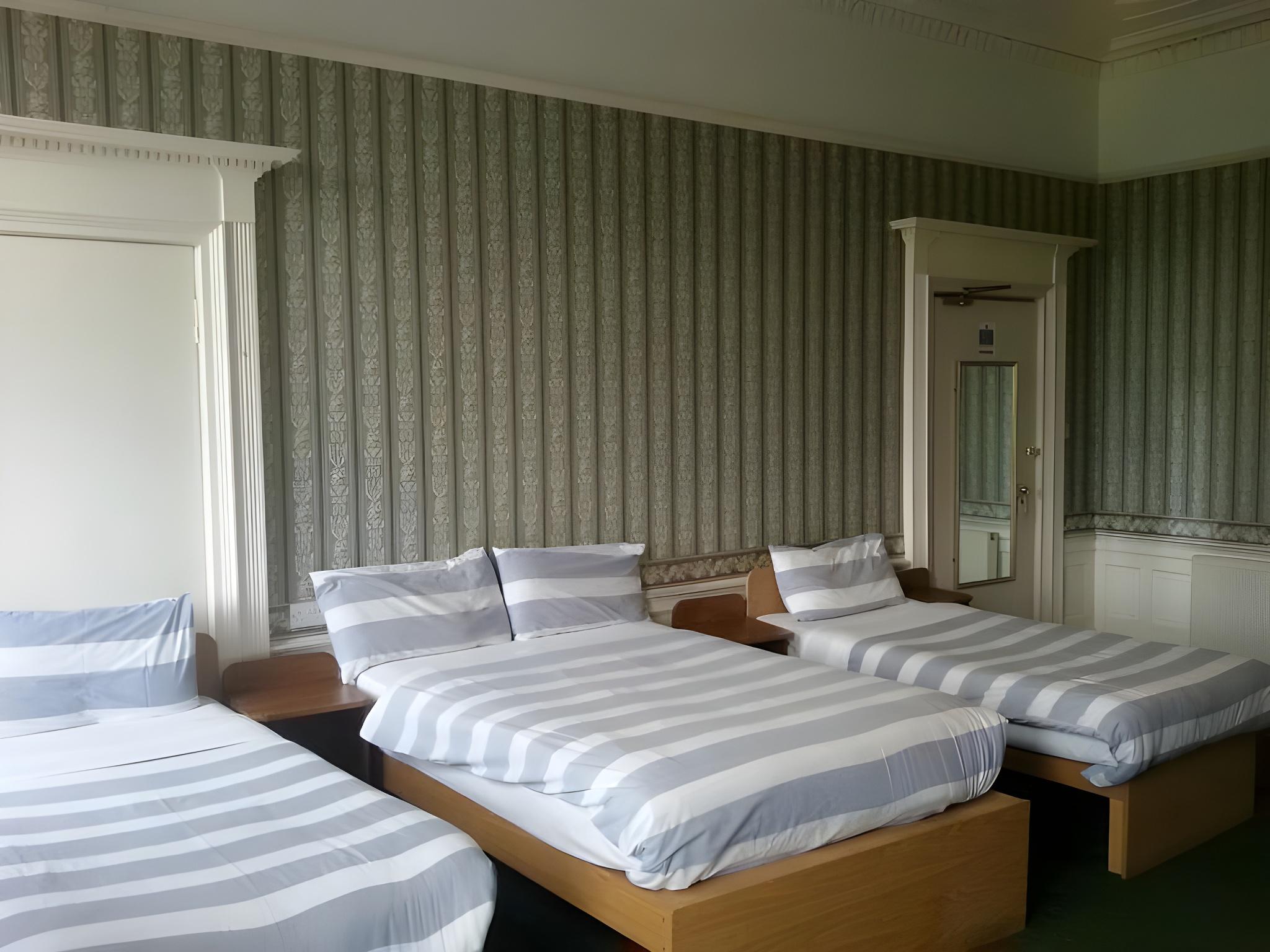 Room, Quadruple, 1 Double and 2 Bunk Beds