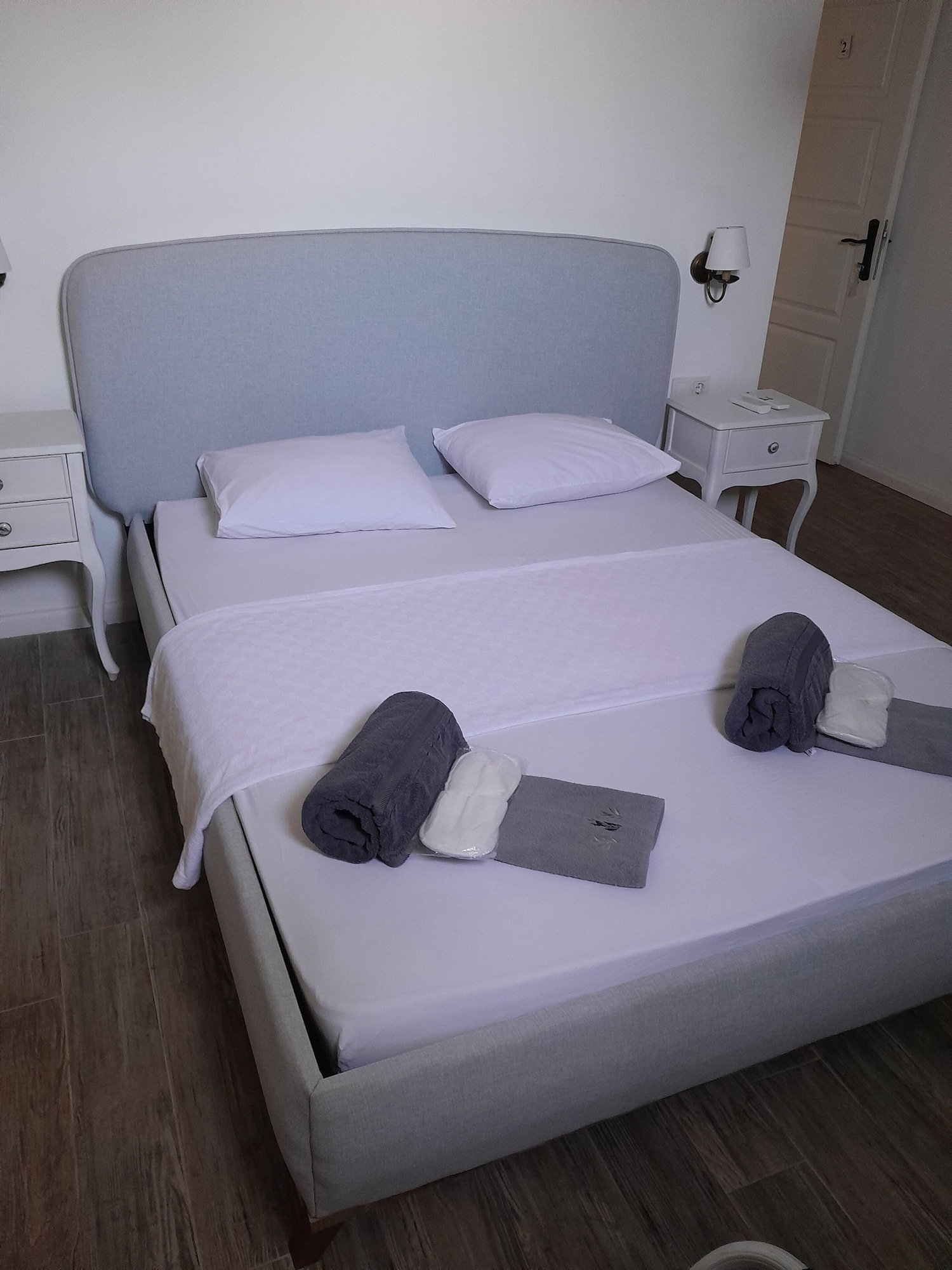 1 BEDROOM, ECONOMY, BASEMENT, TRIPLE, GROUND FLOOR