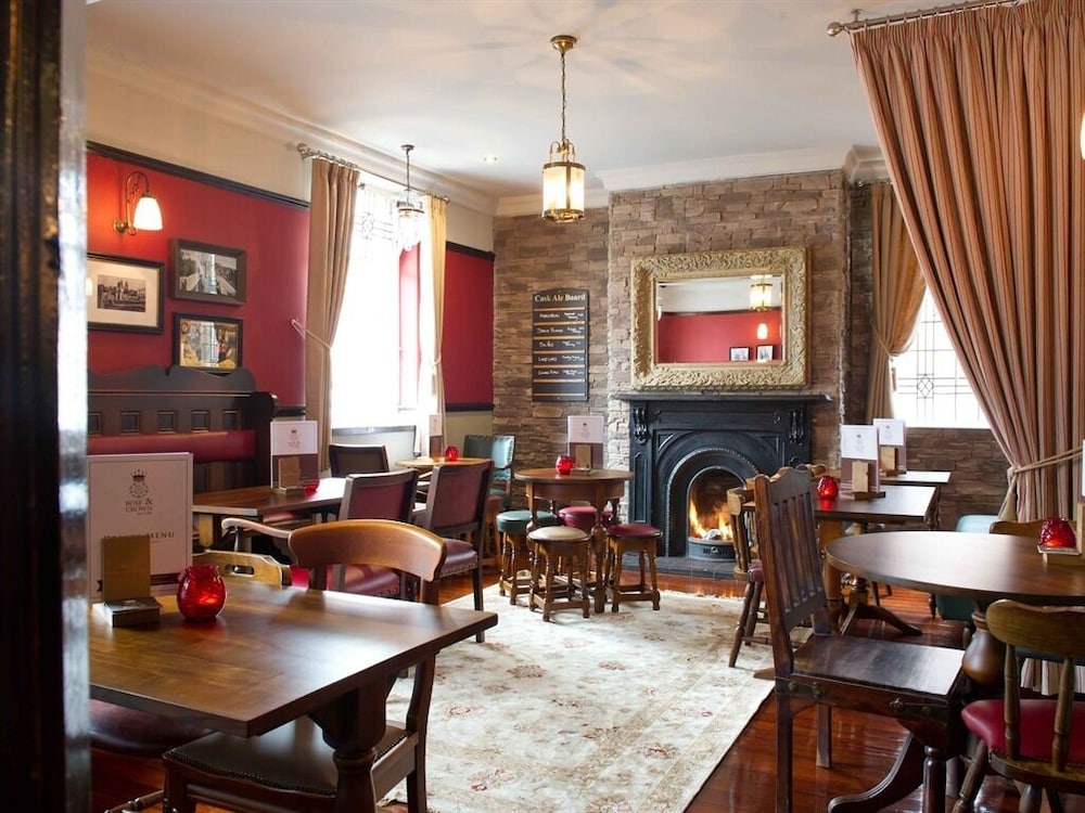 The Rose and Crown 39/49