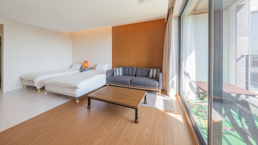 Spa, Deluxe, 1 Double and 1 Single Bed, Lucid M 5/8
