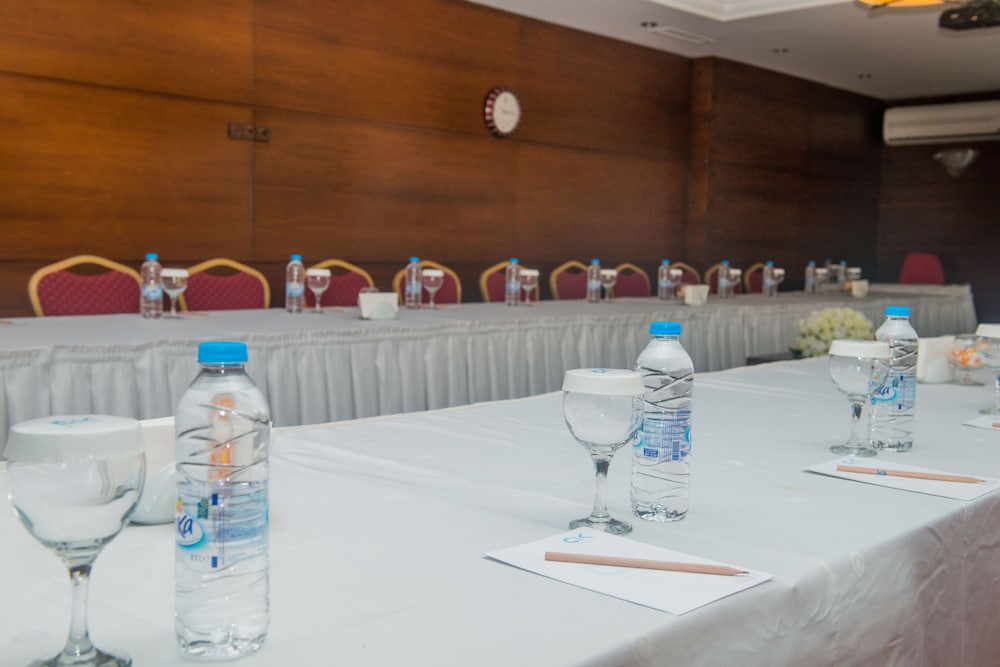 Ck Farabi Hotel 48/65