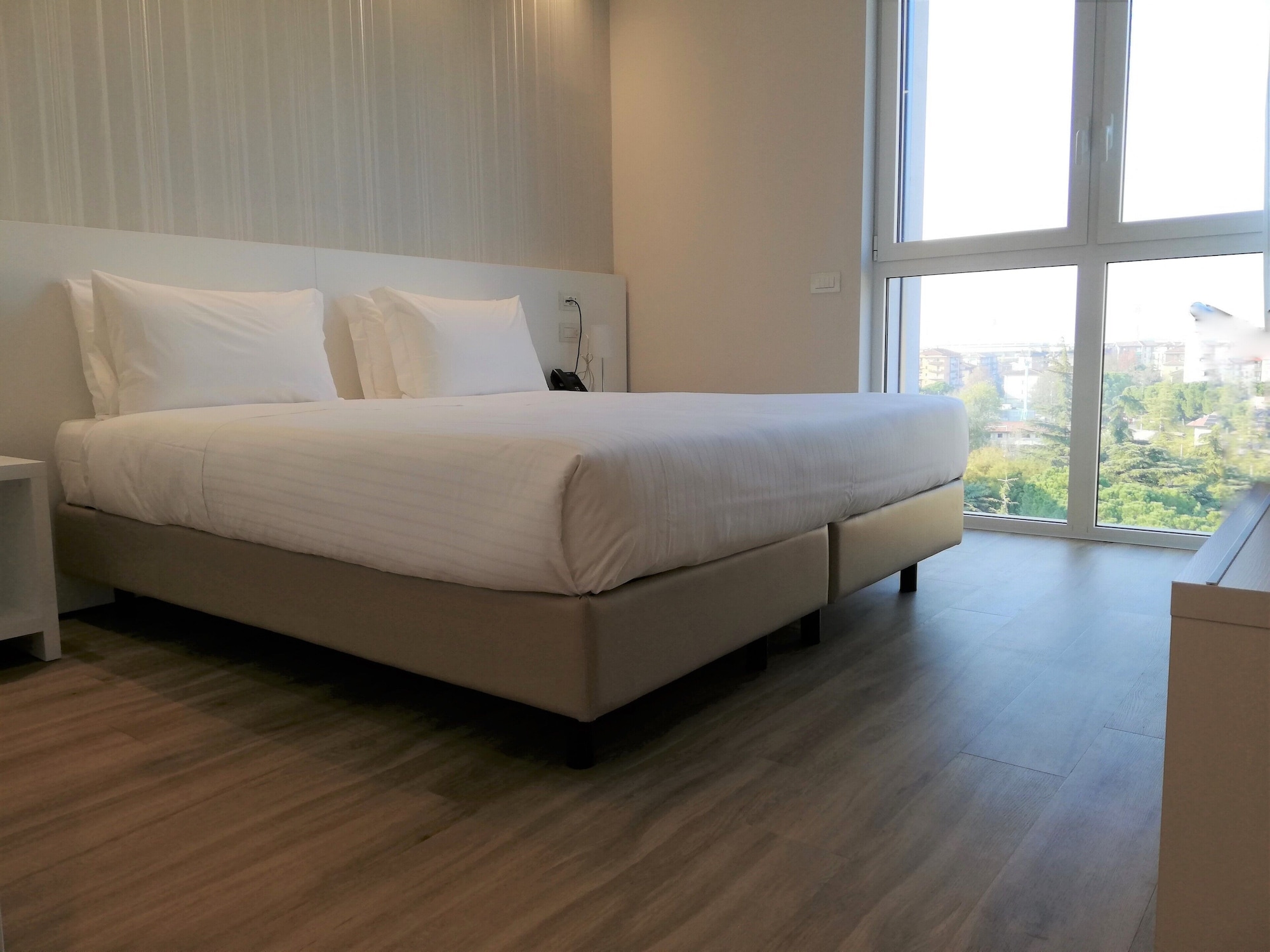 STANDARD, DOUBLE BED, ACCESSIBLE