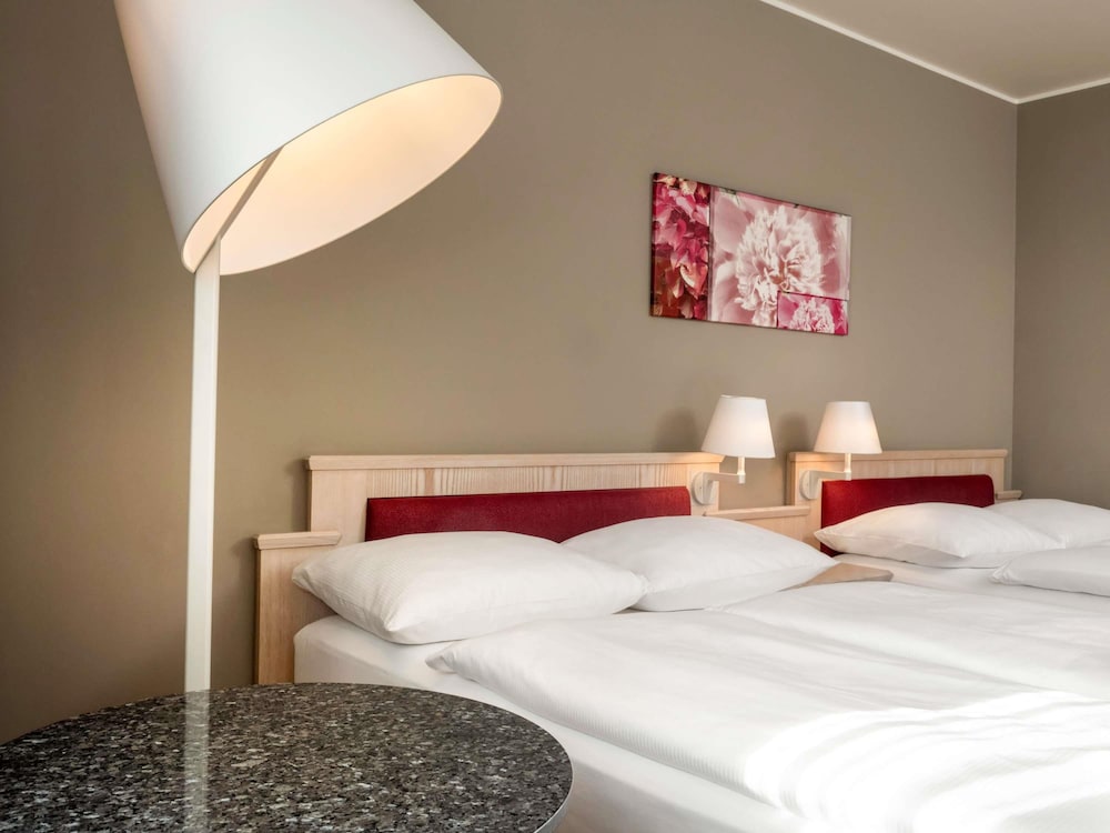 غرفة كلاسيكية بسريرين منفصلين، Movenpick Hotel Munchen Airport 4/10