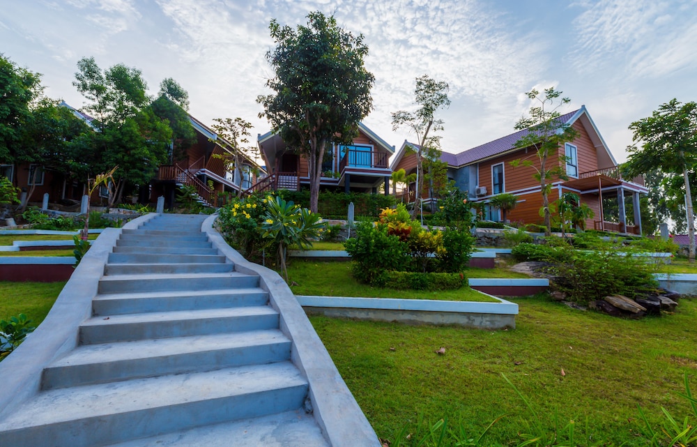360 Resort Sihanoukville 64/69