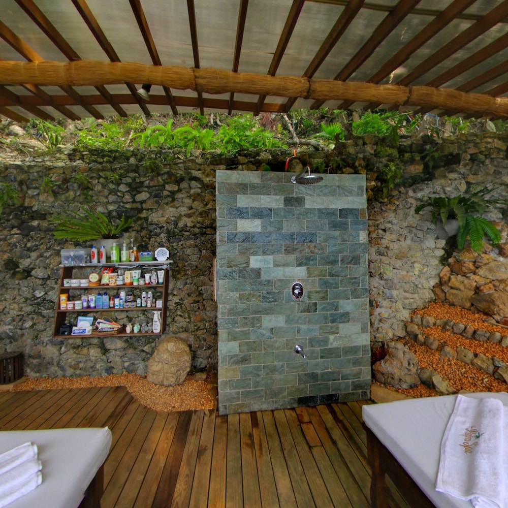 El Galleon Beach Resort Asia Divers 39/68