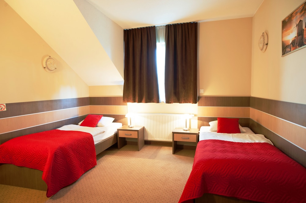 Hotel Sleep 33/70