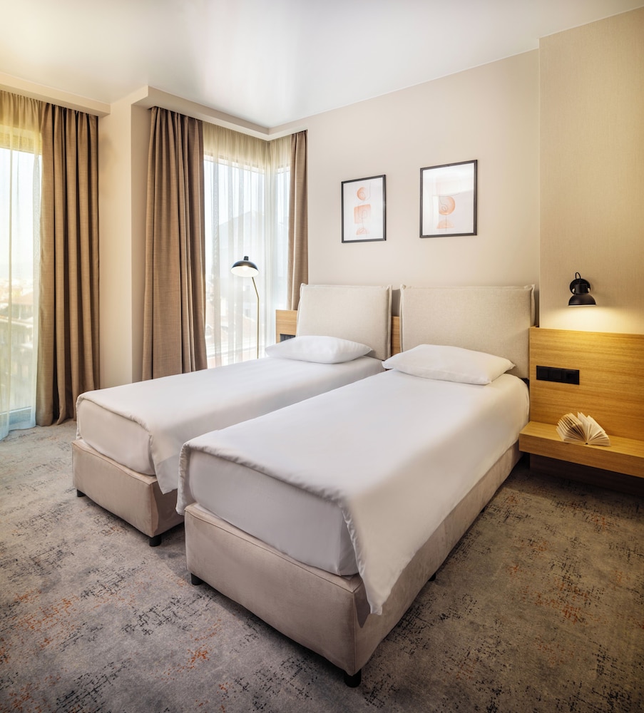 B1 Downtown Hotel 28/54