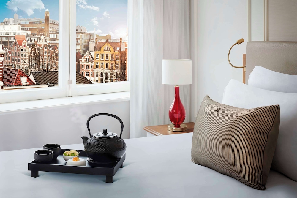 DELUXE, CITY VIEW, BALCONY