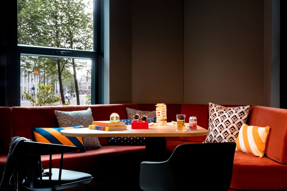 Moxy The Hague 14/17