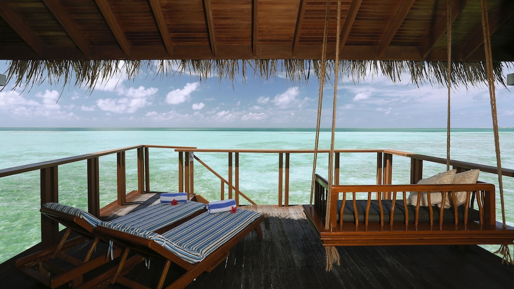 Medhufushi Island Resort 80/96