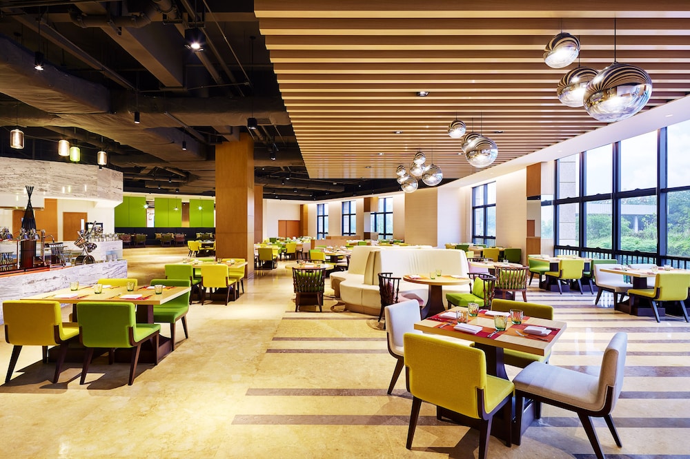 Aloft Dongguan Dynamic Town 32/48