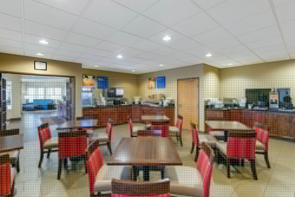 Comfort Inn & Suites Near University Of Wyoming 35/40