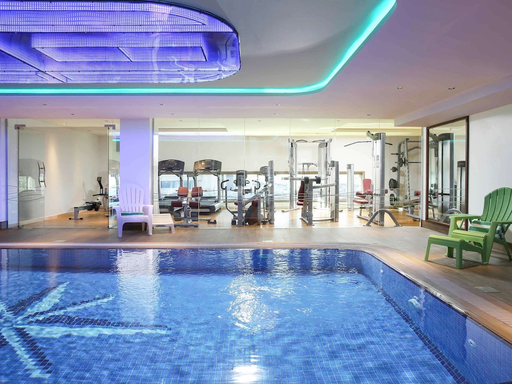 swimming pool spa