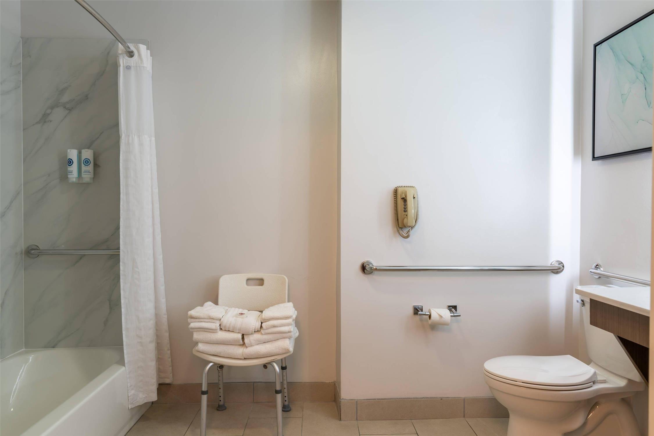 Comfort Inn and Suites Near Burke Mountain Saint Johnsbury, VT 32/32