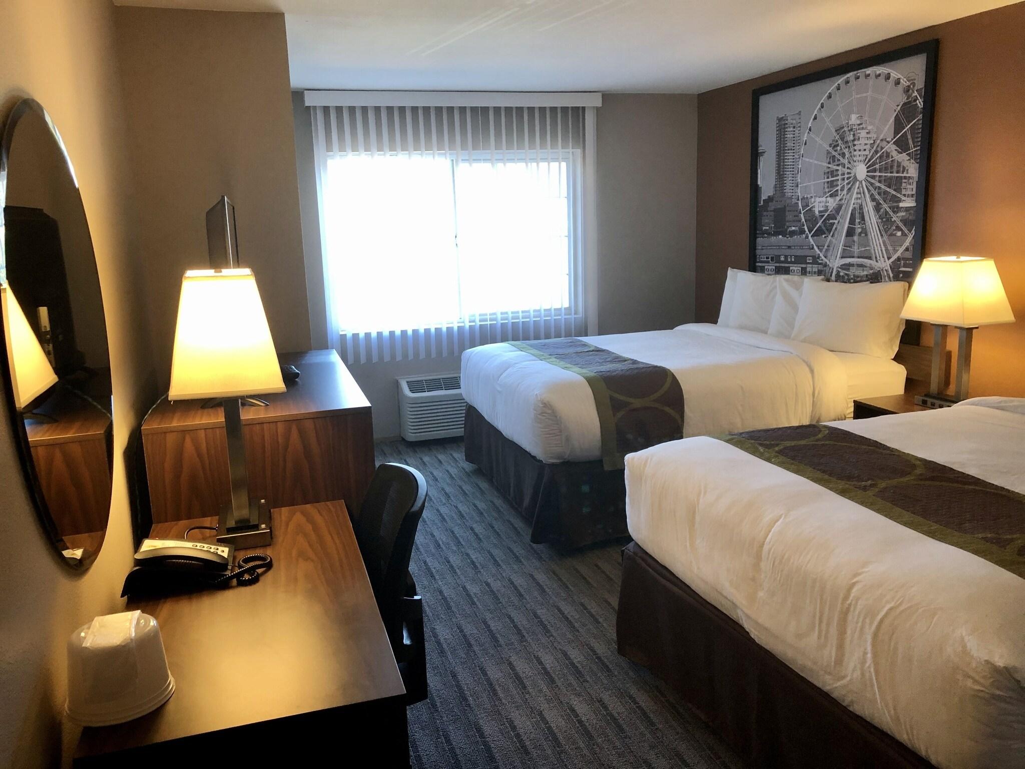 Super 8 By Wyndham Lynnwood 10/17