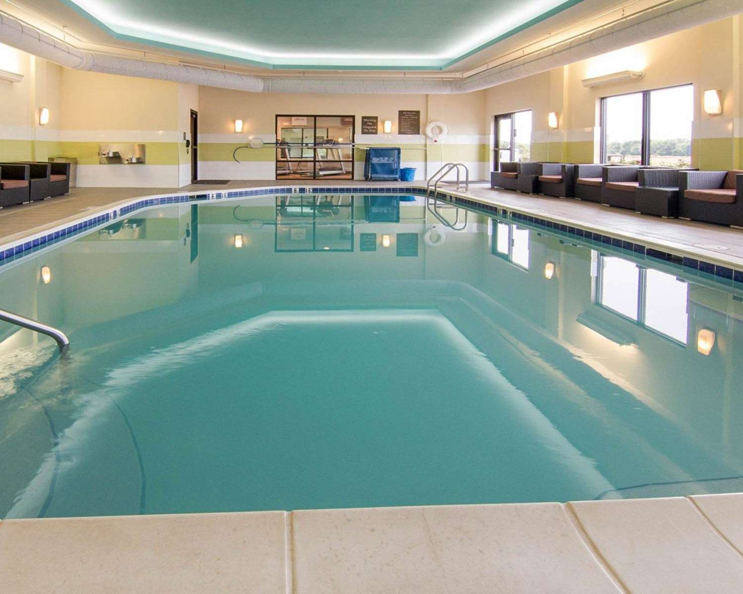 swimming pool spa