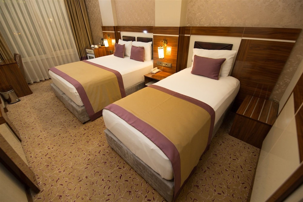 Huzur Thermal Hotel 12/50