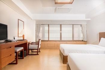Ondol, Twin Beds, Park View