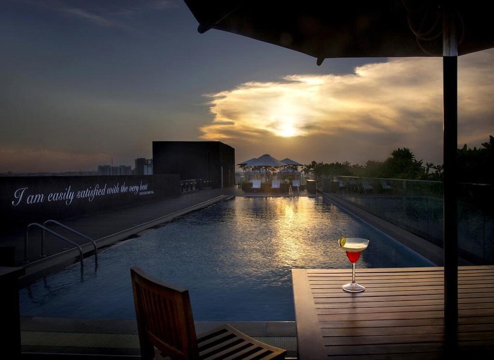 THE WAVERLY HOTEL & RESIDENCES 27/57