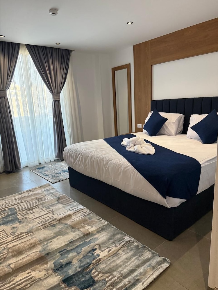 The Grand Delta Hotel 17/50