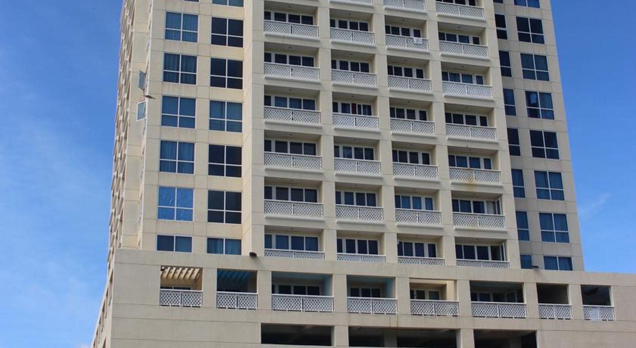 La Mirada Hotel in LAPU-LAPU