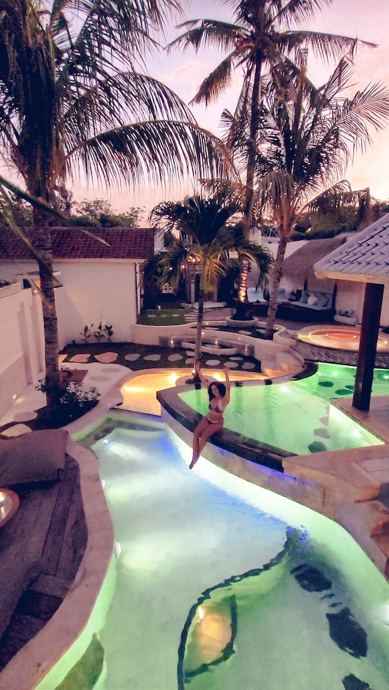 The White Key Luxury Villas 29/39