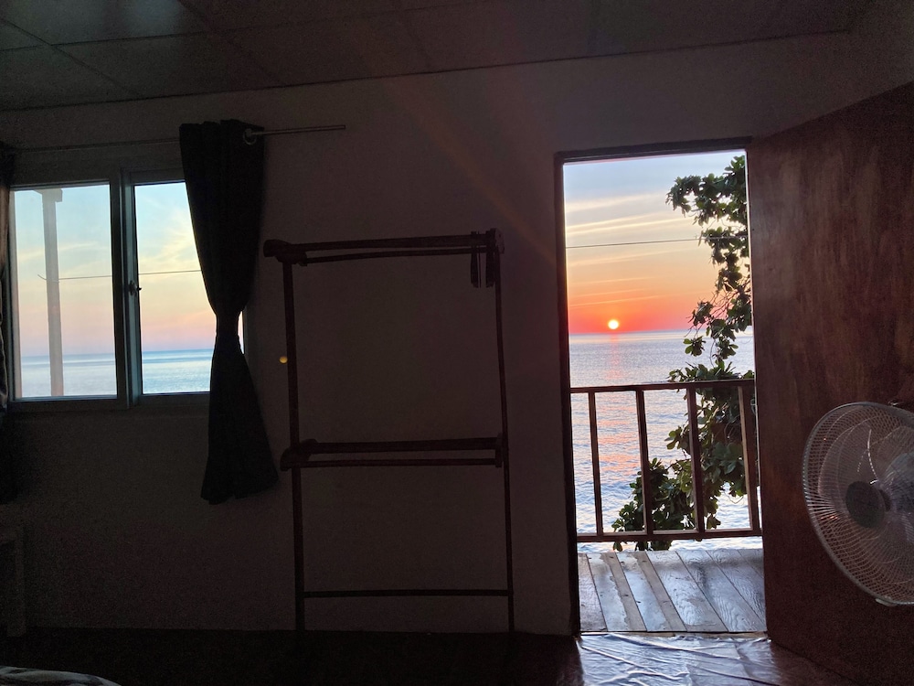 Ban Na White Sand Beach 8/50