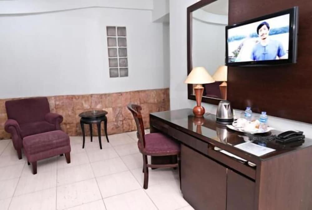 ALMA HOTEL 15/18