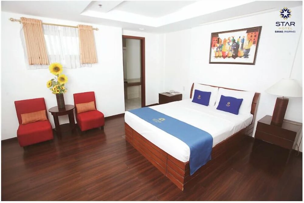 Super, Deluxe, Queen Bed