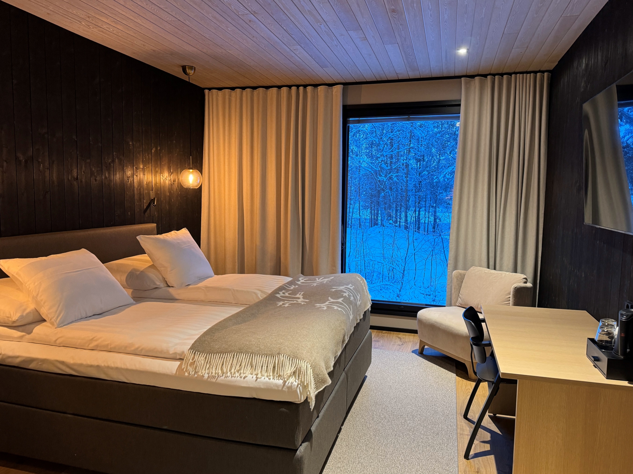 Arctic, Premium
