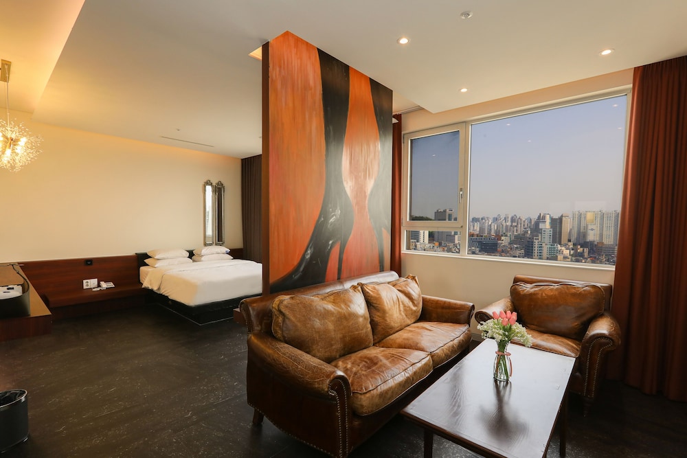 Hotel The Designers Hongdae 55/80
