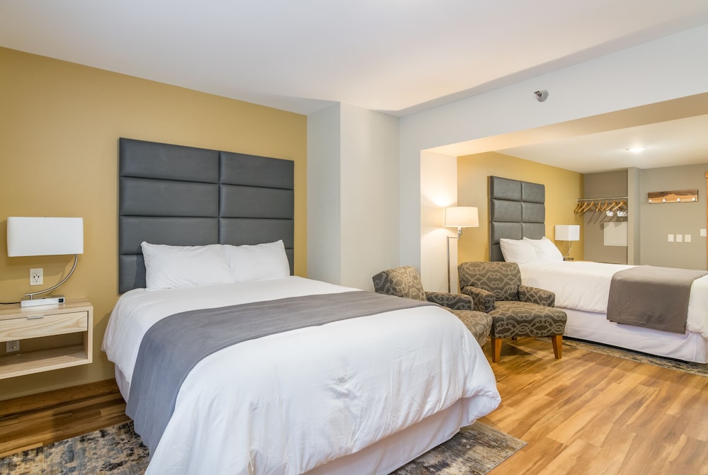 Grey Fox Inn Resort 30/66