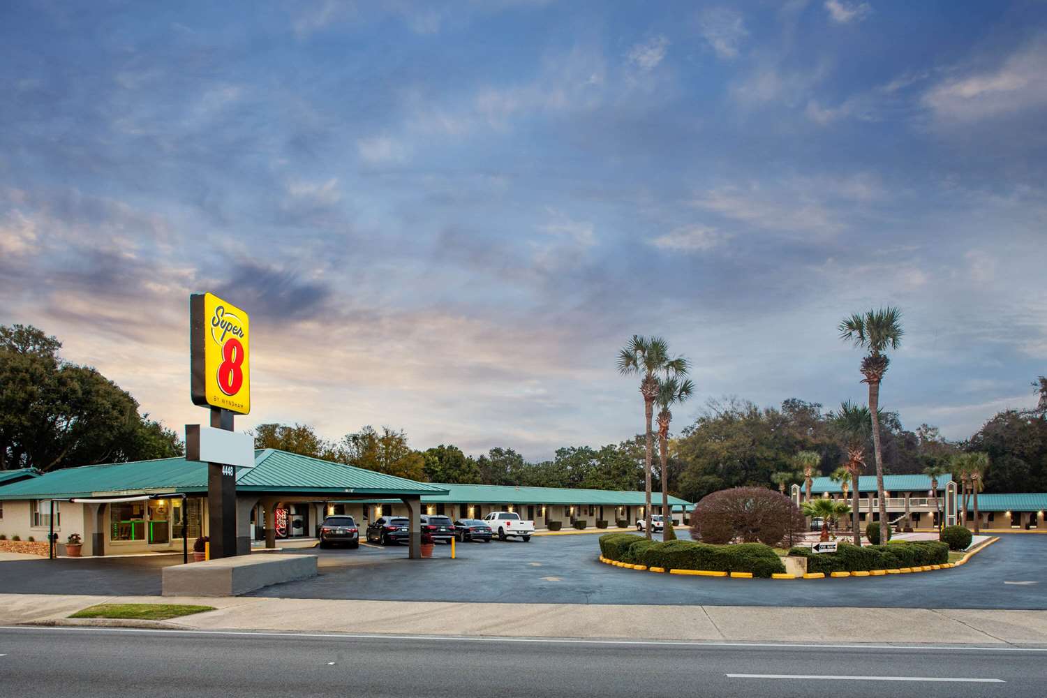 Super 8 by Wyndham Pensacola NAS Area 6/9