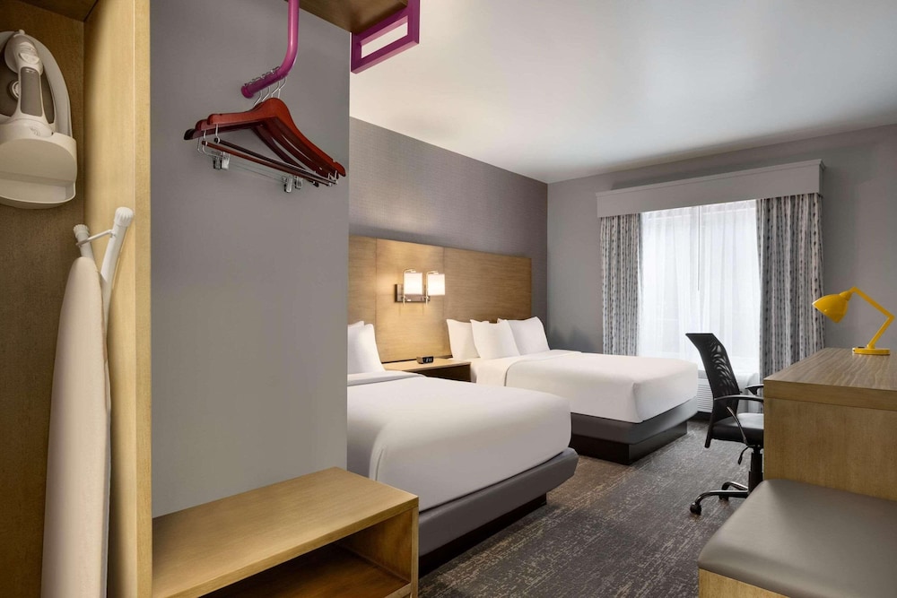 ROOM, 2 QUEEN BEDS