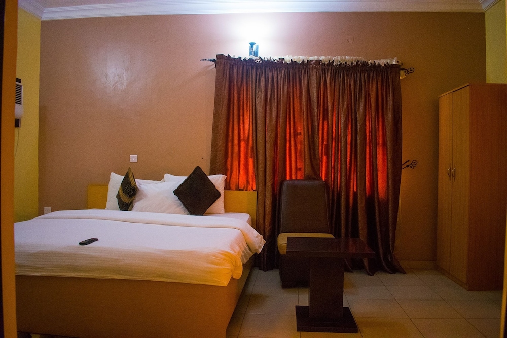Esporta Suites (Agindingbi) 8/32