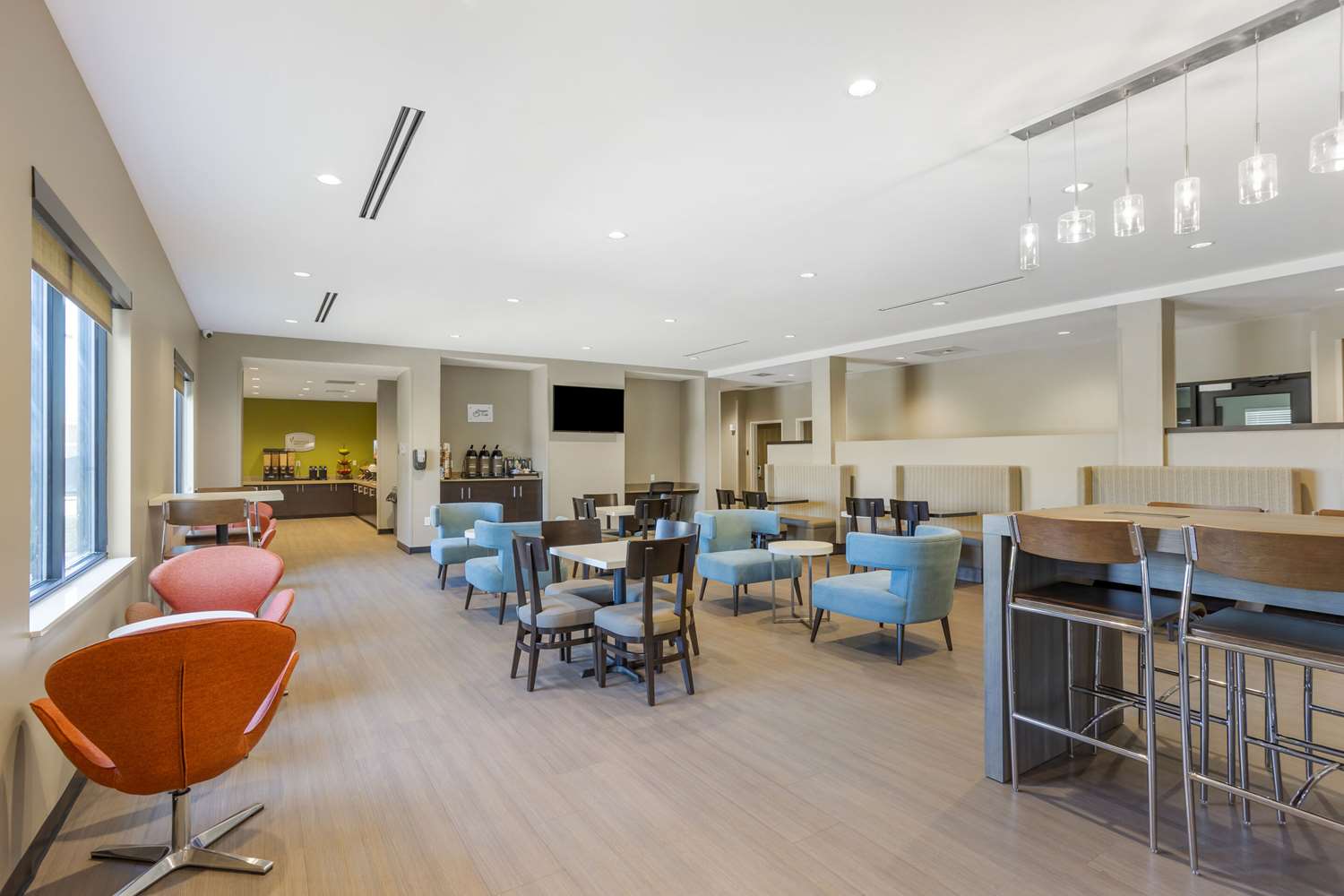 MainStay Suites North Central York 47/49