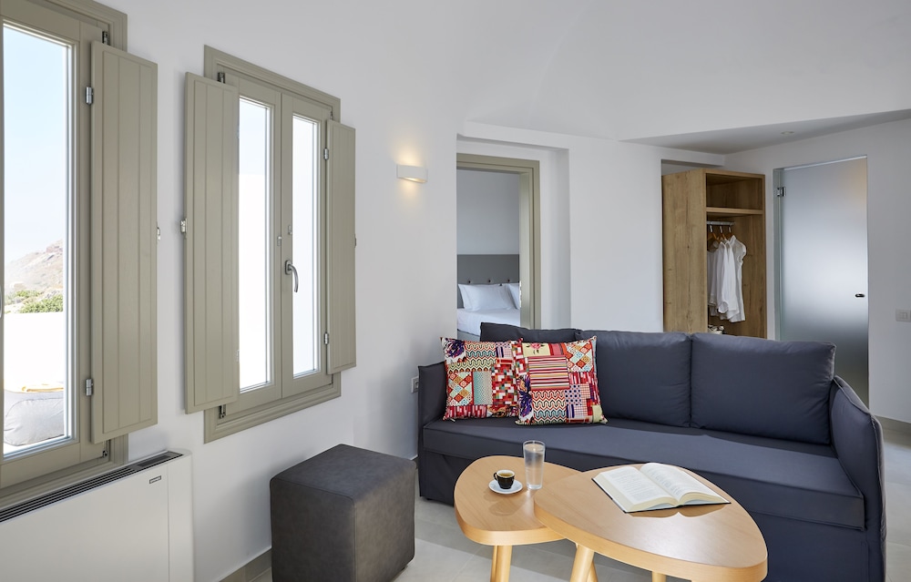 APERANTO SUITES 49/70
