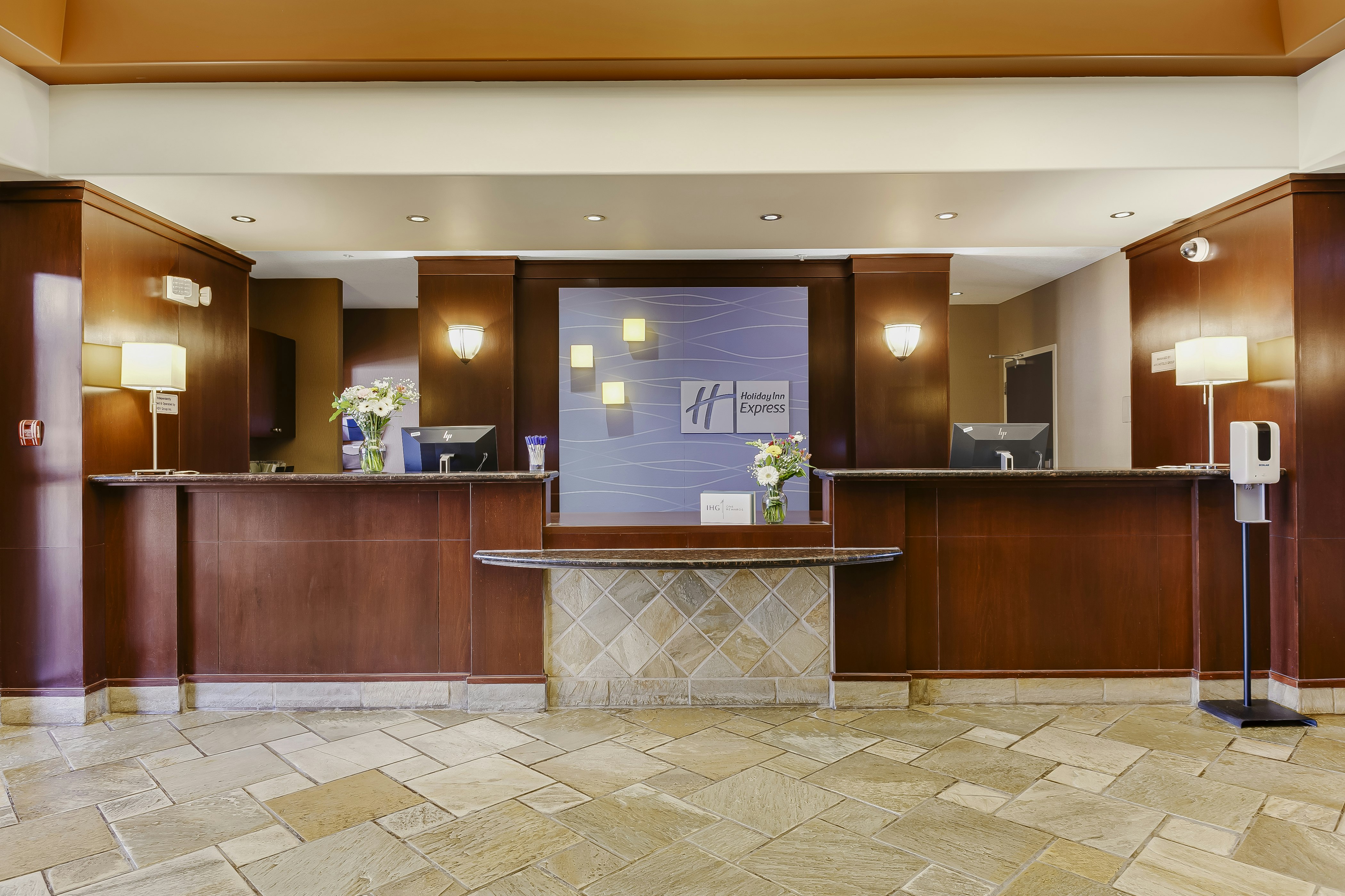 Holiday Inn Express Suites Slave Lake 11/69