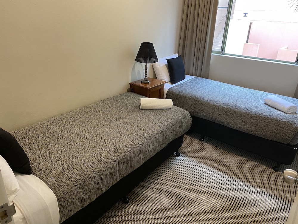 Belmore All-Suite Hotel 17/54