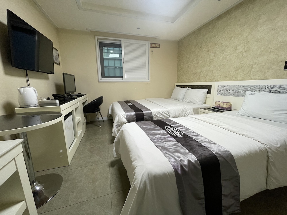 Novaluz Tourist Hotel 9/23