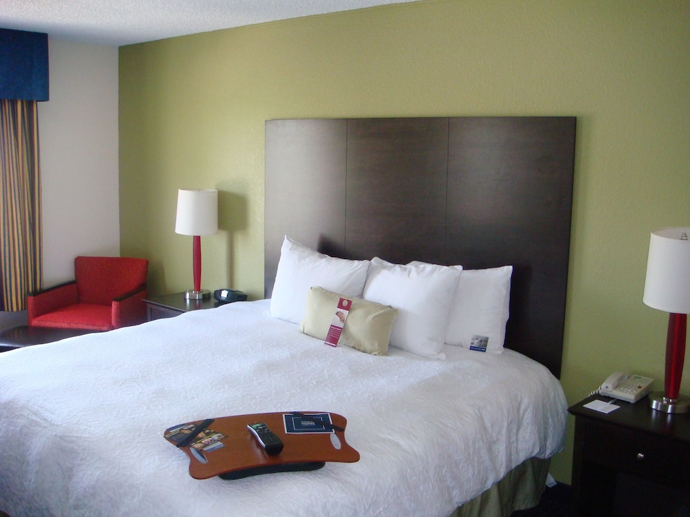 Hampton Inn & Suites Anaheim - Garden Grove 15/44